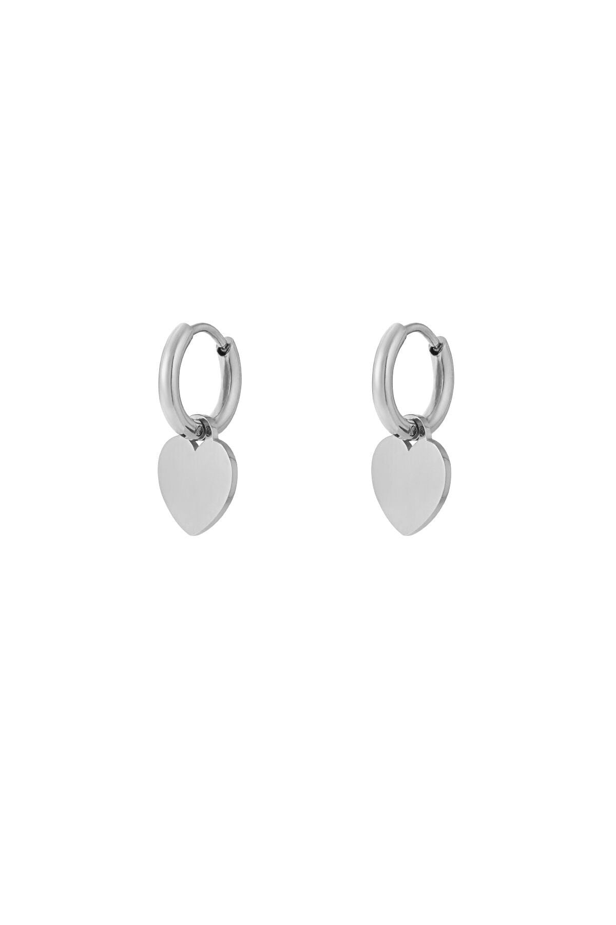 Simple heart earrings